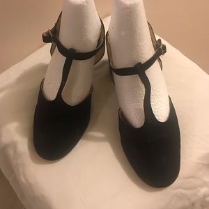 Black T strap open back box heel shoe size 6
